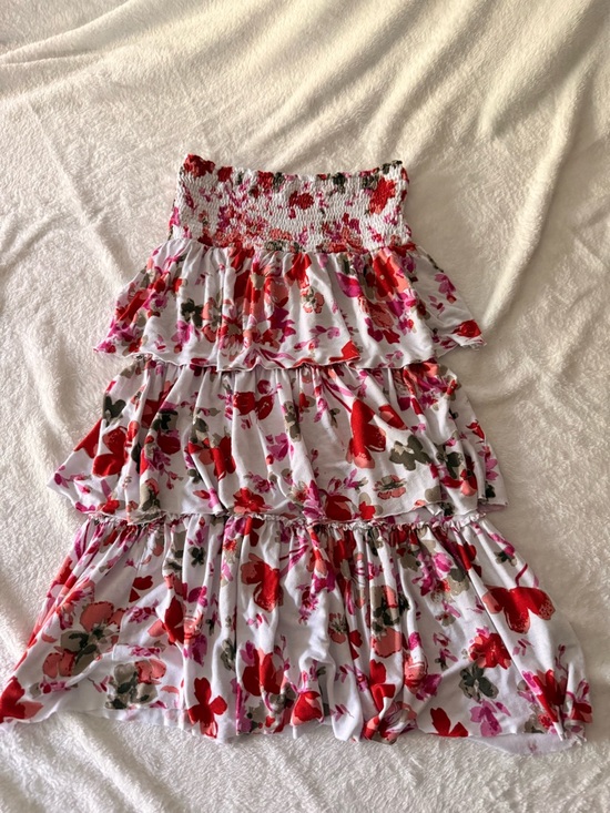 Lascana For Venus Dresses & Skirts - Lascana By Venus Smocked Tiered Strapless Floral Dress XS